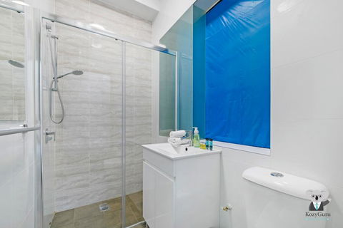 KOZYGURU Kings Cross SKY GARDEN Studio CBD - Accommodation Tasmania 0