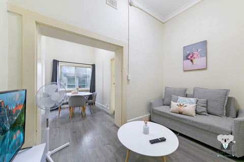 KOZYGURU Kings Cross SKY GARDEN Studio CBD - Accommodation Tasmania 2