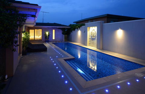 Kraimorie Large Family Beach House With Pool, Superb Water Views, Pool, And Games Room - Accommodation Tasmania 0