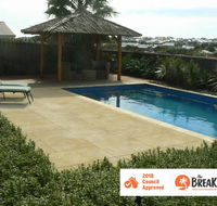 La Mer - Home with a Pool - Accommodation Tasmania