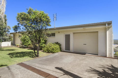 La Mer, 19 Dulconghi Street - Accommodation Tasmania 3