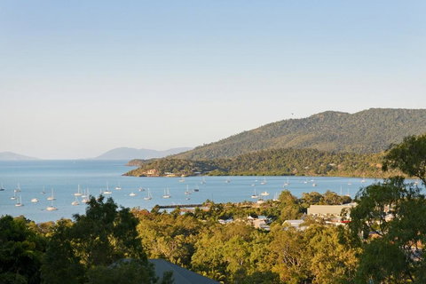 Laguna Views - Airlie Beach - Accommodation Tasmania 0