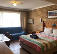 Lake Front Motel - Accommodation Tasmania