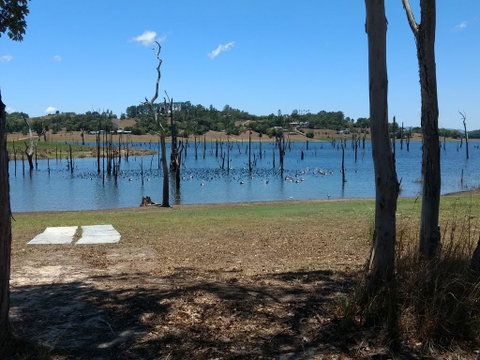 Lake Tinaroo Waterfrontage - Accommodation Tasmania 2