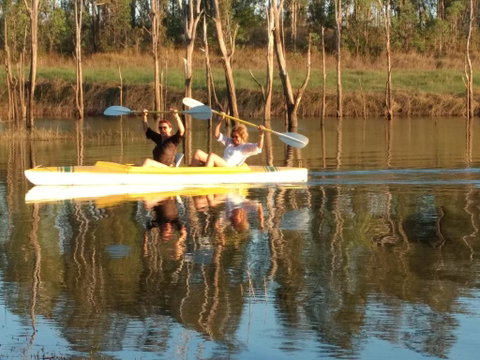 Lake Tinaroo Waterfrontage - Accommodation Tasmania 3