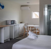 Lakeside Inn - Accommodation Tasmania