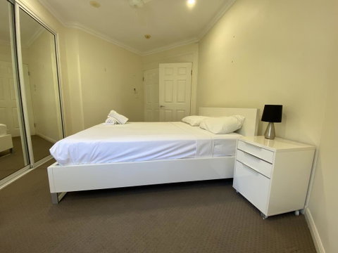 Lighthouse Apartments On The Strand - Accommodation Tasmania 2