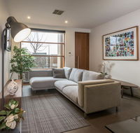 LUXE - Park views Wine Wifi Netflix Garage PETS ok - Accommodation Tasmania