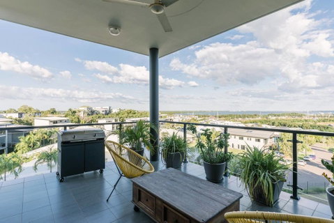 Luxury & Location - Sea Views With Modern Class ! - Accommodation Tasmania 1