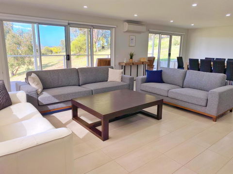 Luxury 3BR Home With KING Bed Metung - Accommodation Tasmania 0