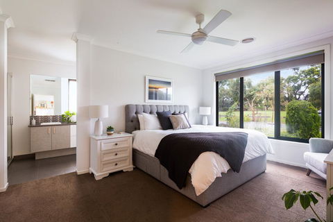 Luxury Escape In Ocean Grove - Accommodation Tasmania 0