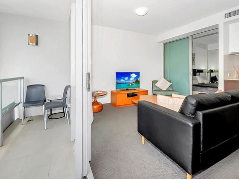 Luxury Waterfront Escape On The Harbour 315 - Accommodation Tasmania 3