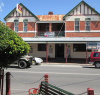 Maclean Hotel - Accommodation Tasmania