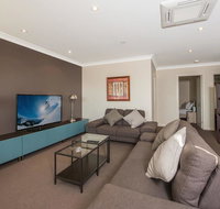 Maison Noir 2 - Well appointed modern accommodation with mountain views - Accommodation Tasmania