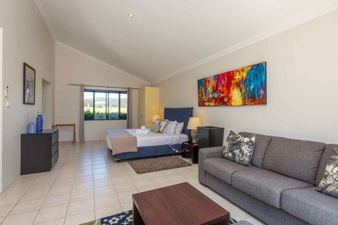 Mandalay Villas - Villa 1 - Accommodation Tasmania 1