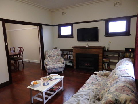 Mandall Avenue - Accommodation Tasmania 3