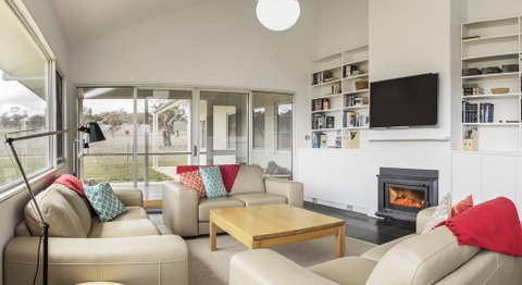 Manna Tree Farm -modern Home With Majestic Views In Stunning Countryside - Accommodation Tasmania 3