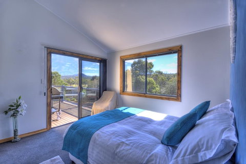 Mayakitana - Overlooking The Golf Course - Accommodation Tasmania 1