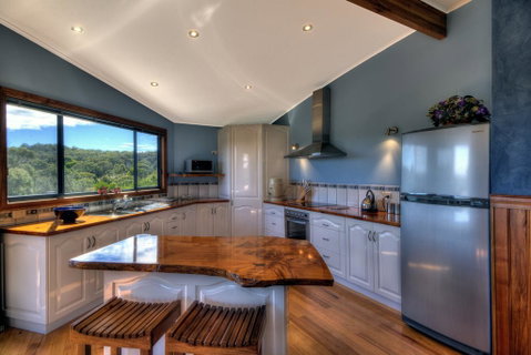 Mayakitana - Overlooking The Golf Course - Accommodation Tasmania 2