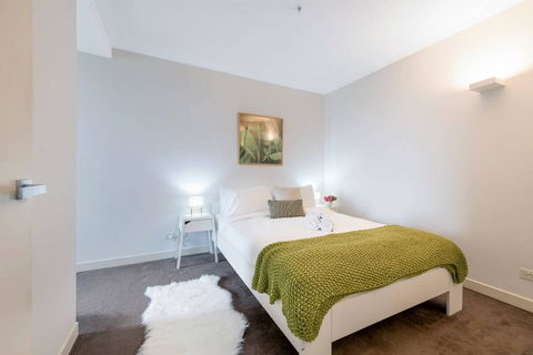 Melbourne Centre Convenient Location + Free Parking - Accommodation Tasmania 3