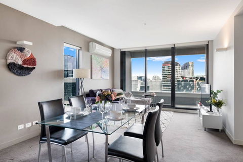 Melbourne Centre Convenient Location + Free Parking - Accommodation Tasmania 0