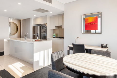 Meriton Suites Zetland - Accommodation Tasmania 3