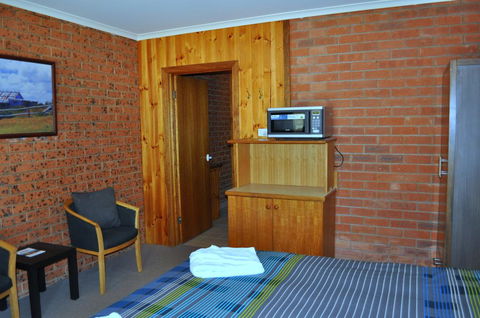 Merrijig Motor Inn - Accommodation Tasmania 2