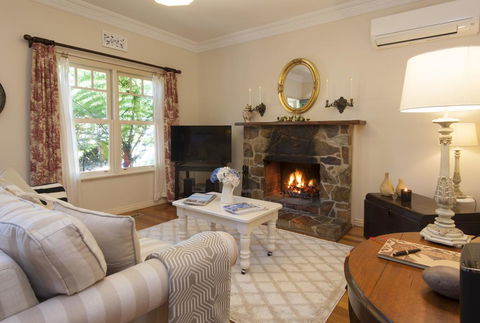 Merrow Cottages - Gatehouse - Accommodation Tasmania 3