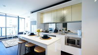 MH001  New  Modern Central Apartment