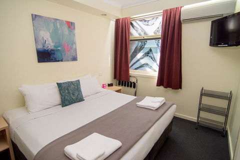 Miami Hotel Melbourne - Accommodation Tasmania 1