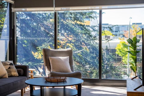 Midnight Apartments Accommodate Canberra - Accommodation Tasmania 0