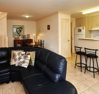 Modern 3 Bedroom Townhouse - Accommodation Tasmania