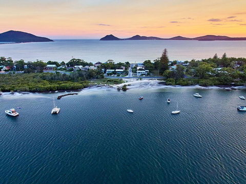 Modern 3 Bedroom Townhouse - Accommodation Tasmania 3