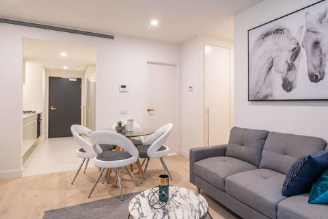 Modern Comfort Apartment 6# @St Kilda Rd - Accommodation Tasmania 1