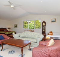 Morisset Waterfront 1bdr Studio looking over Trinity Marina - Accommodation Tasmania