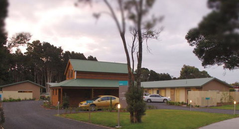 Motel Strahan - Accommodation Tasmania 0