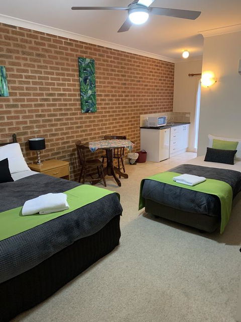 Motel Views Yackandandah - Accommodation Tasmania 1