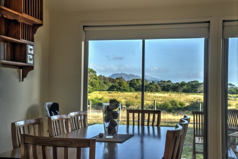 Mountain View - Accommodation Tasmania 2