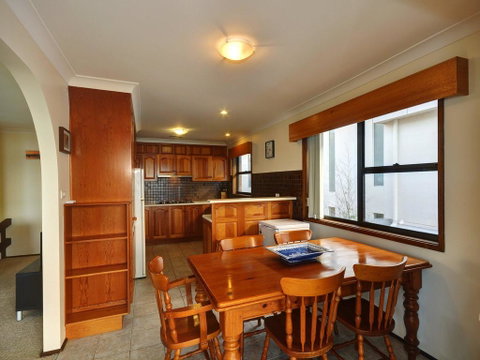 Myall Manor - Accommodation Tasmania 0