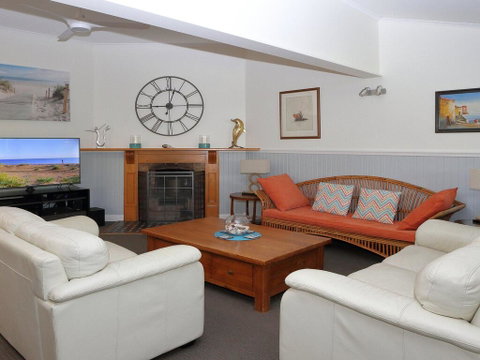 Myall Riverfront Home - Accommodation Tasmania 1