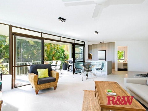 Naousa 5 - Accommodation Tasmania 2