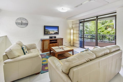 Naousa II - Accommodation Tasmania 2