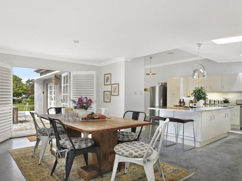 Nattai Lodge - House & Cottage In Beautiful Garden - Accommodation Tasmania 1