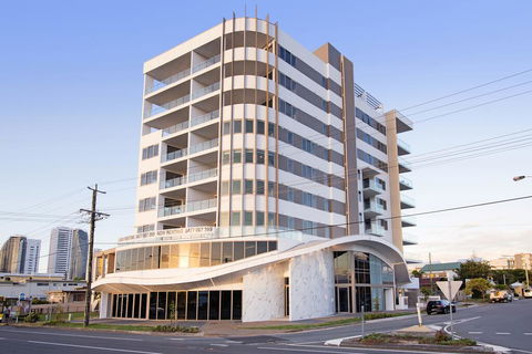 NEO Apartments Mermaid Beach - Accommodation Tasmania 0