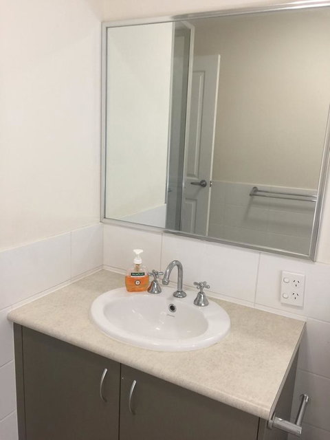 Holiday Home Near Perth City / Airport / Stadium / Casino - Accommodation Tasmania 11