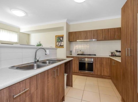 Holiday Home Near Perth City / Airport / Stadium / Casino - Accommodation Tasmania 4