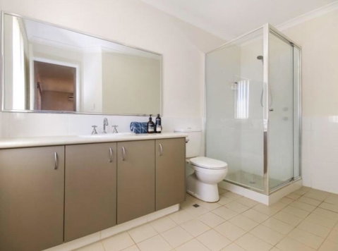 Holiday Home Near Perth City / Airport / Stadium / Casino - Accommodation Tasmania 9
