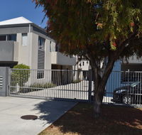 Central Executive Townhouse - Accommodation Tasmania