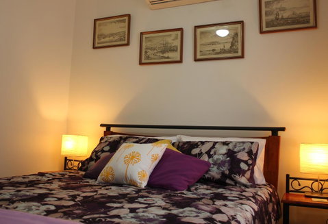 Jacaranda Hideaway Bed & Breakfast - Accommodation Tasmania 1
