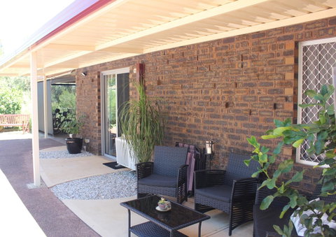 Jacaranda Hideaway Bed & Breakfast - Accommodation Tasmania 12